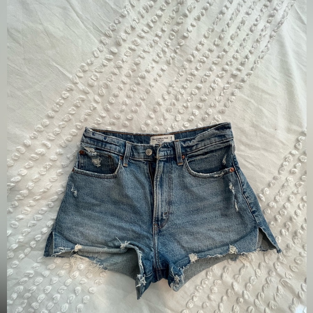 Abercrombie High Rise Mom Short